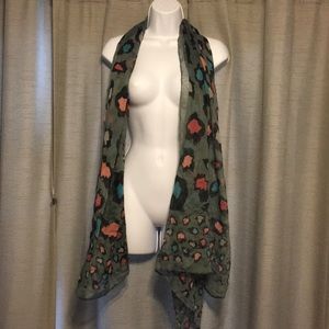 Grey Leopard Scarf